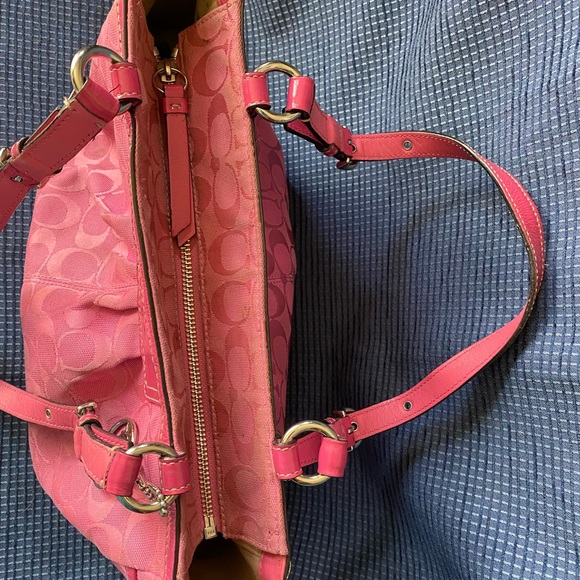 Coach Barbie pink Signature Bag with Silver Fasteners - Picture 2 of 7